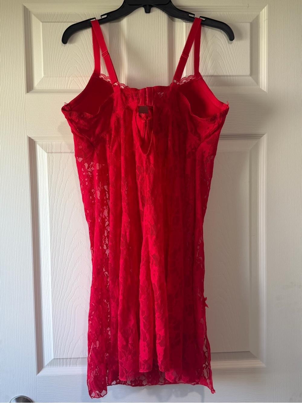 Red Lace lingerie 40DD - Picture 3 of 4